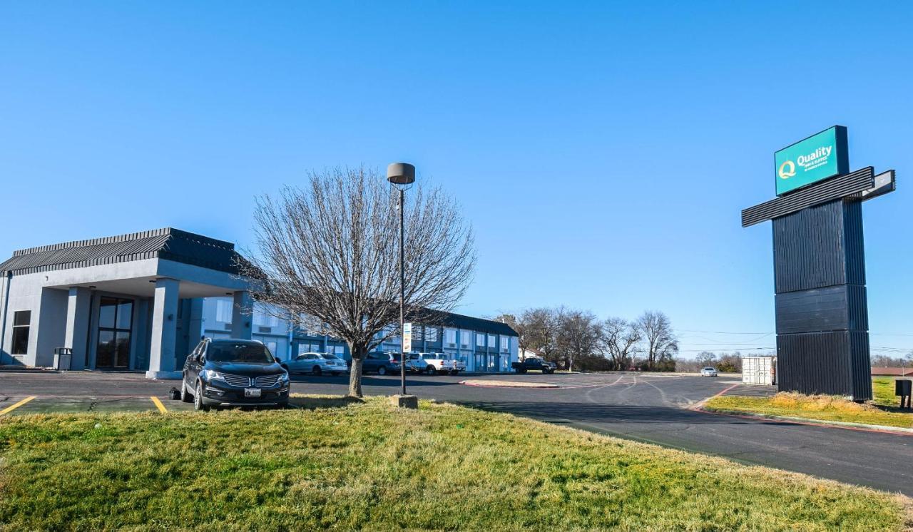 Quality Inn & Suites Sulphur Springs Esterno foto