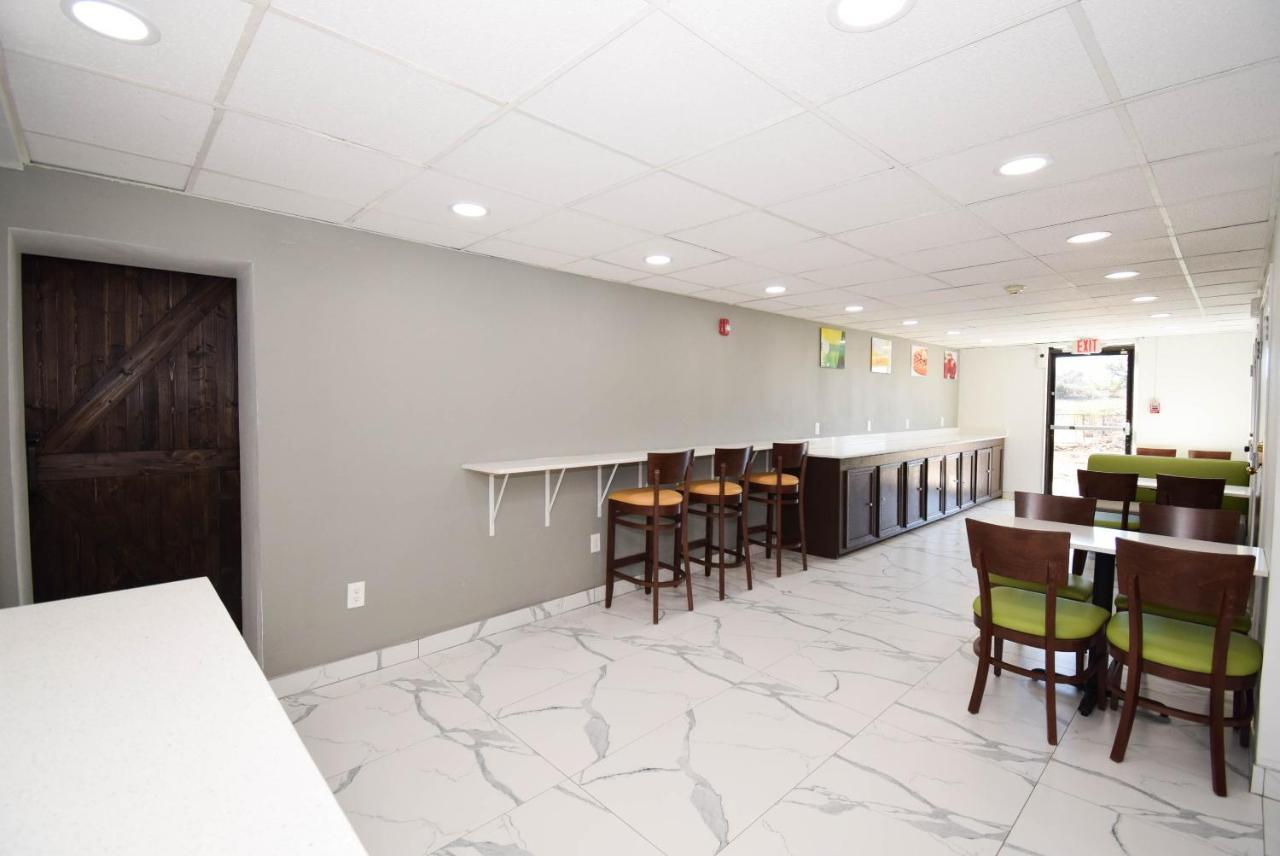 Quality Inn & Suites Sulphur Springs Esterno foto