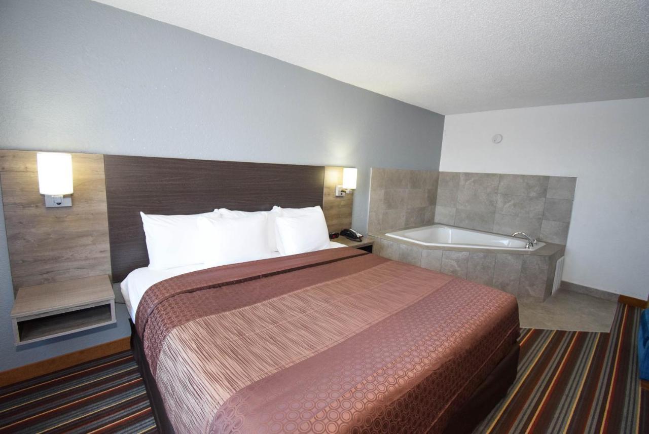 Quality Inn & Suites Sulphur Springs Esterno foto