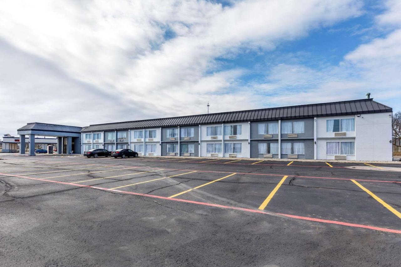 Quality Inn & Suites Sulphur Springs Esterno foto