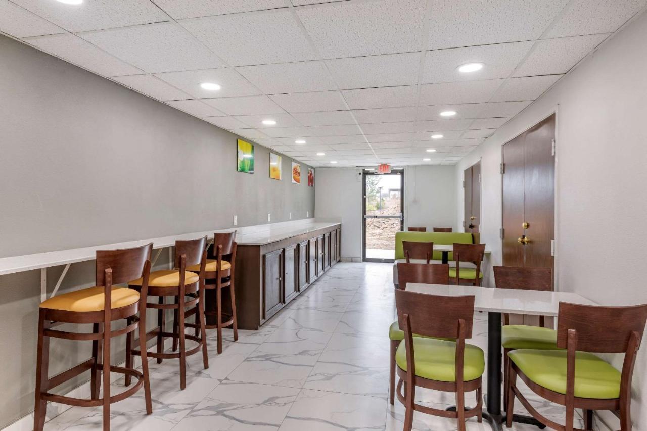 Quality Inn & Suites Sulphur Springs Esterno foto
