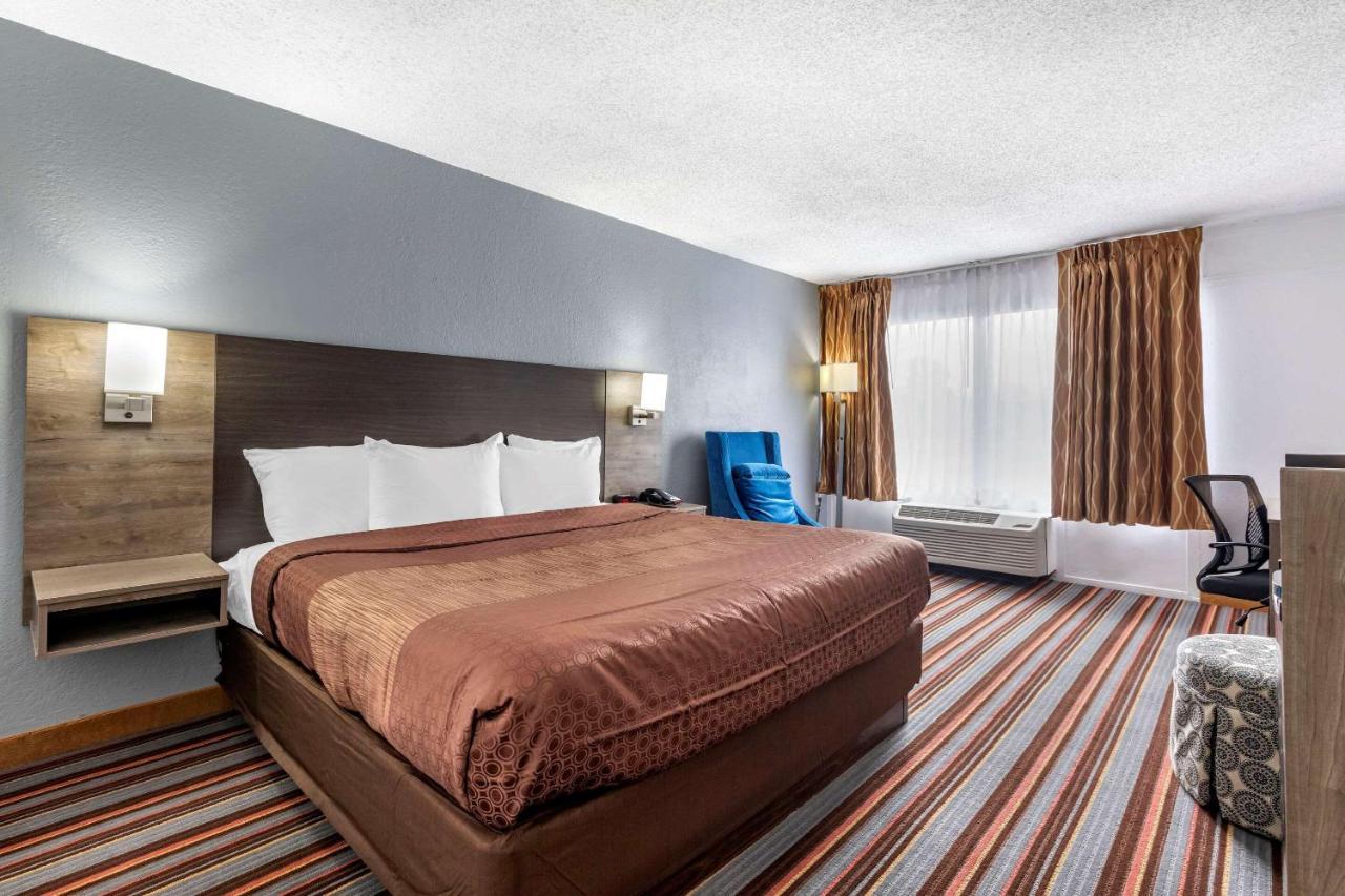 Quality Inn & Suites Sulphur Springs Esterno foto
